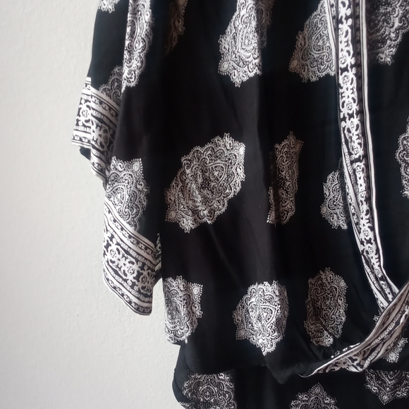 Love Ari Top - Picture 5 of 9